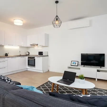 Two Bedroom Apt With Parking And Terrace 2 Apartment