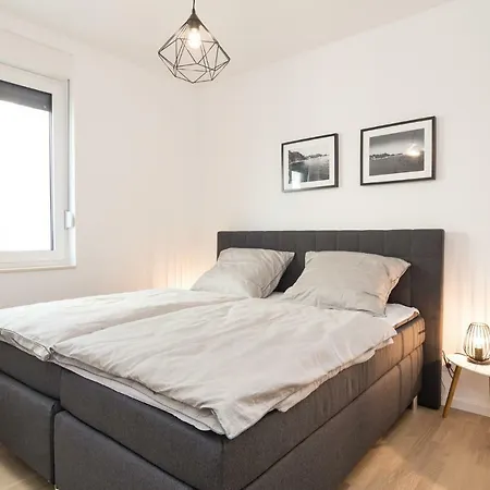 Two Bedroom Apt With Parking And Terrace 2 Apartment *